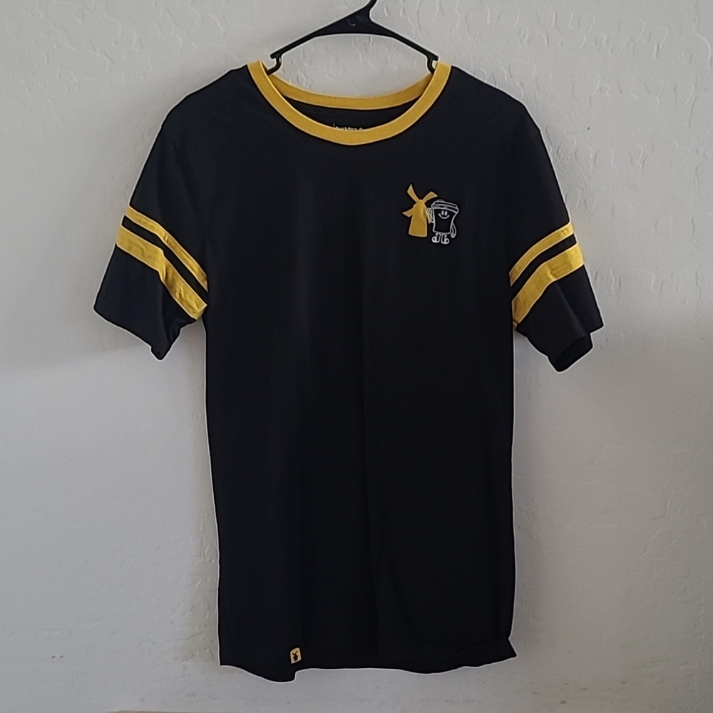 Dutch Bros Large tshirt